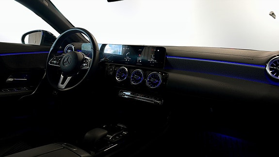 Mercedes-Benz CLA250 e 3 of 5
