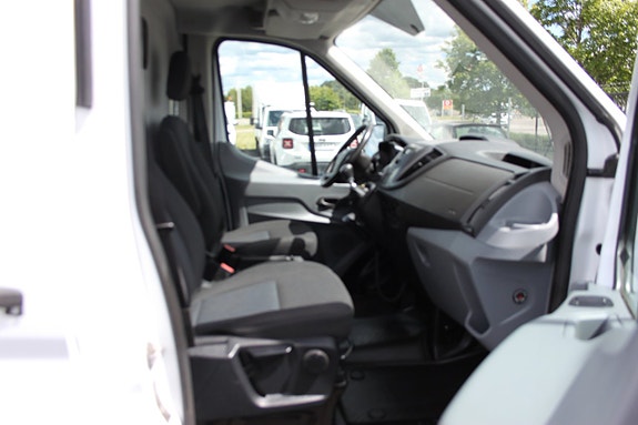 Ford Transit 4 of 5