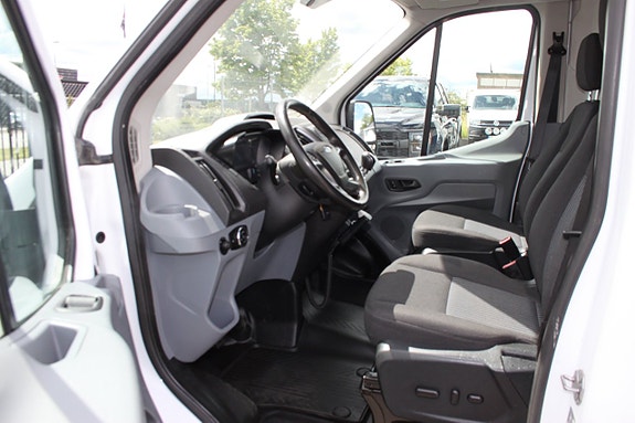 Ford Transit 5 of 5
