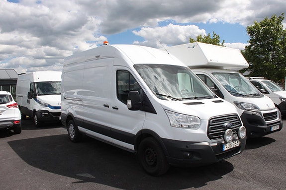 Ford Transit 9 of 12