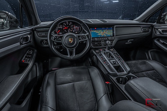 Porsche Macan 9 of 17