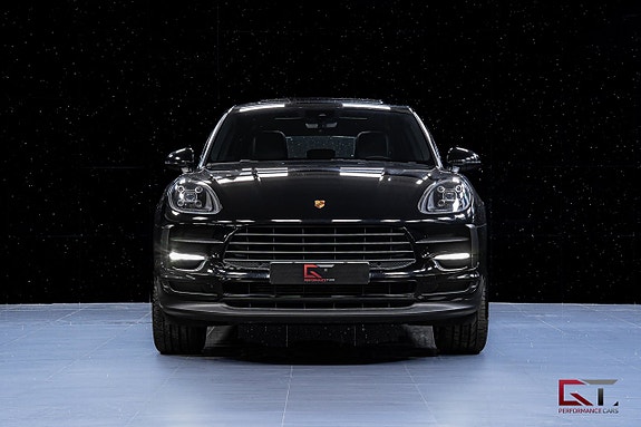 Porsche Macan 3 of 5
