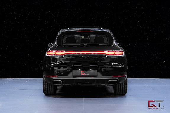 Porsche Macan 6 of 17