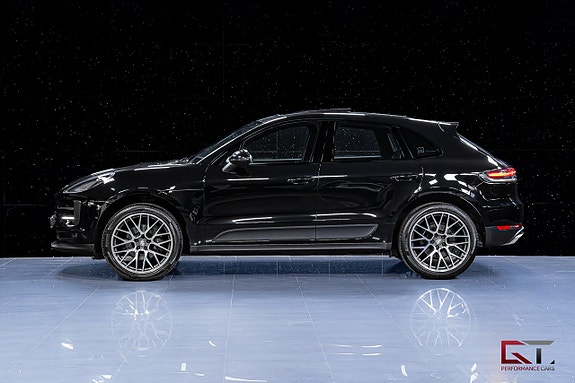 Porsche Macan 4 of 5