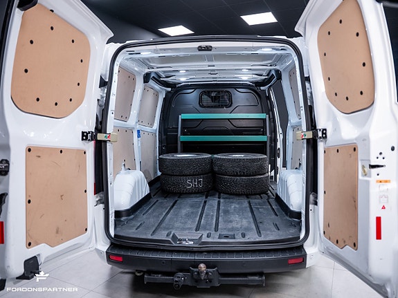 Ford Transit Custom 11 of 30
