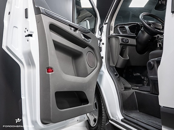 Ford Transit Custom 15 of 30