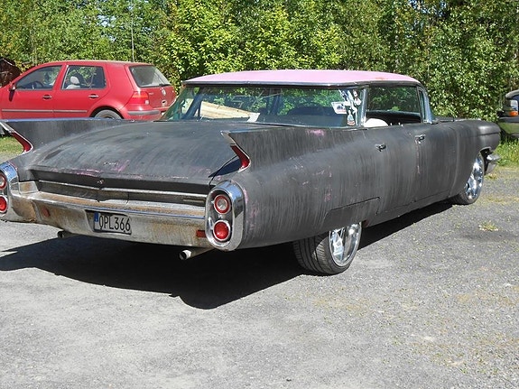 Cadillac Deville 5 of 24