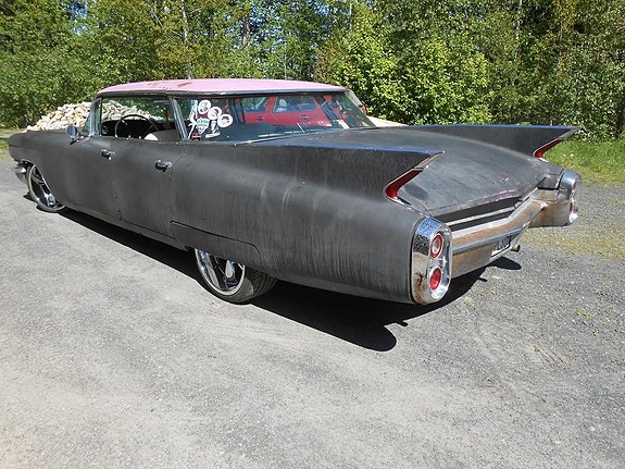 Cadillac Deville 6 of 24