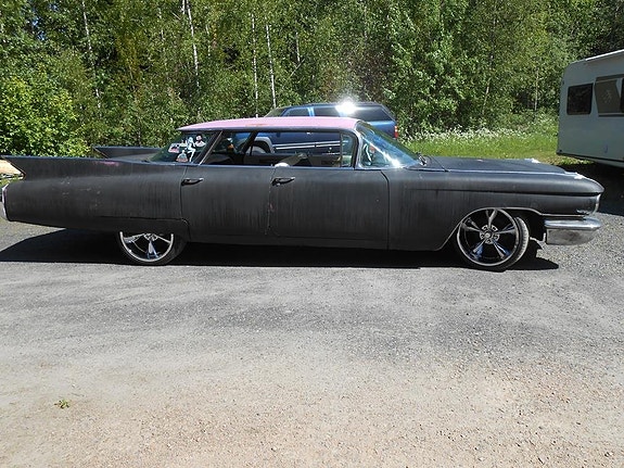 Cadillac Deville 3 of 24