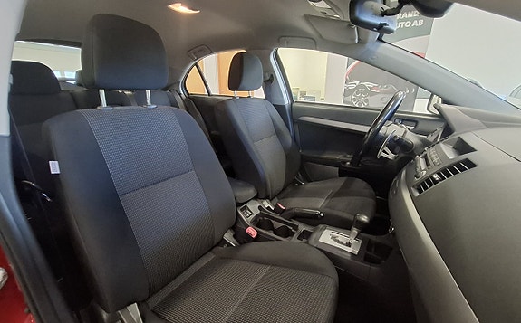 Mitsubishi Lancer 14 of 20