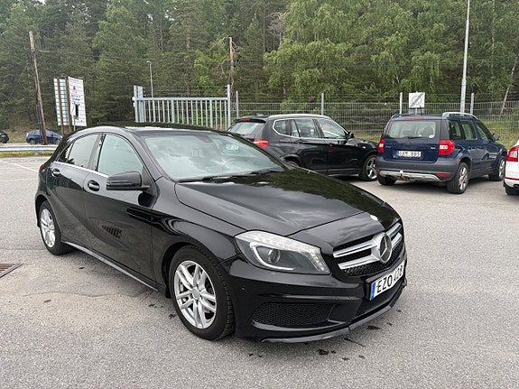 Mercedes-Benz A200 2 of 5
