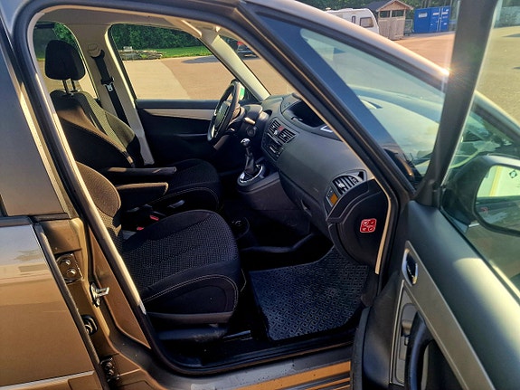 Citroen Grand C4 Picasso 11 of 17