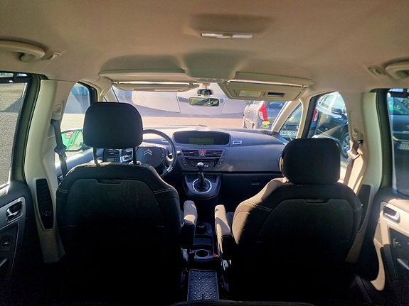 Citroen Grand C4 Picasso 14 of 17