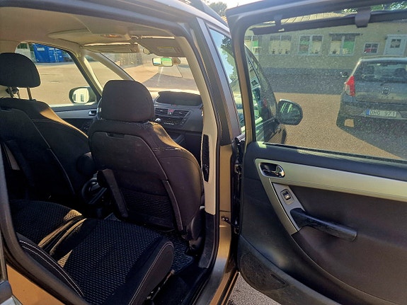 Citroen Grand C4 Picasso 12 of 17