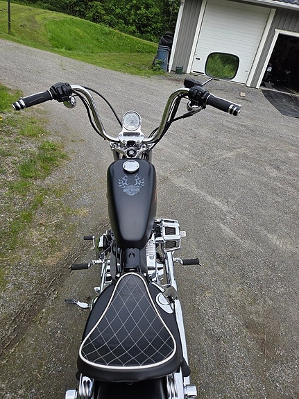 Harley-Davidson Sportster XL1200V Seventy-Two 15 of 16