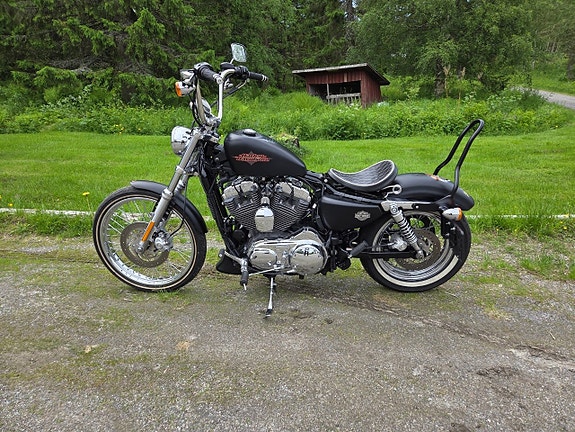 Harley-Davidson Sportster XL1200V Seventy-Two 8 of 16