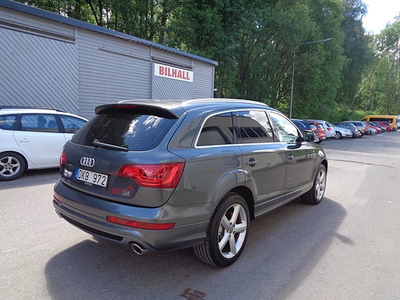 Audi Q7 4 of 5