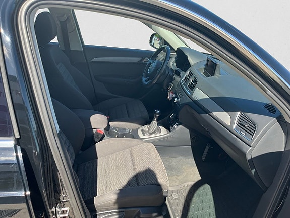 Audi Q3 12 of 15