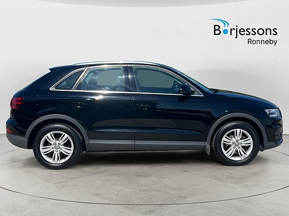 Audi Q3 2 of 5