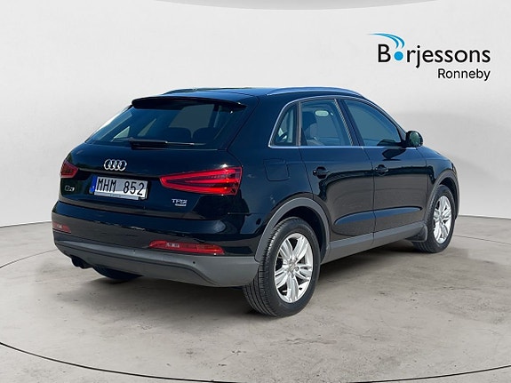 Audi Q3 3 of 5