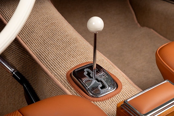 Mercedes-Benz SL280 17 of 20