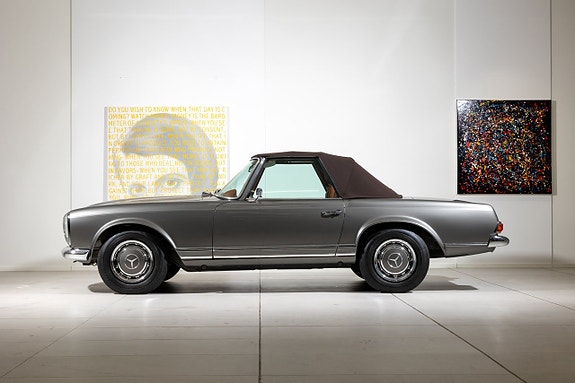 Mercedes-Benz SL280 2 of 20