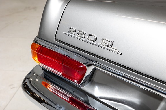 Mercedes-Benz SL280 10 of 20