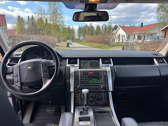 Land Rover Range Rover Sport 3 of 5
