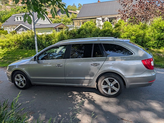 Skoda Superb 3 of 5