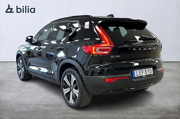 Volvo XC40 4 of 5