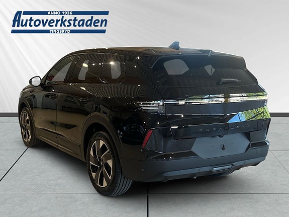 Opel Grandland 2 of 5