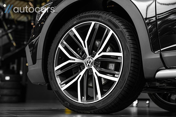 Volkswagen Passat Alltrack 8 of 30