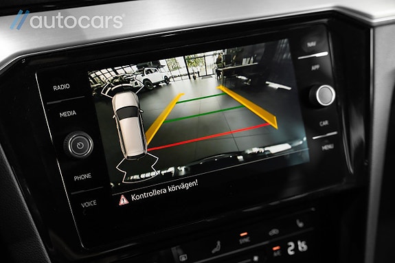 Volkswagen Passat Alltrack 22 of 30