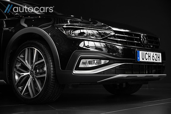 Volkswagen Passat Alltrack 11 of 30