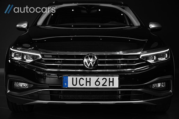 Volkswagen Passat Alltrack 10 of 30