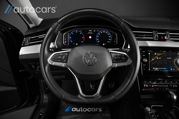 Volkswagen Passat Alltrack 17 of 30