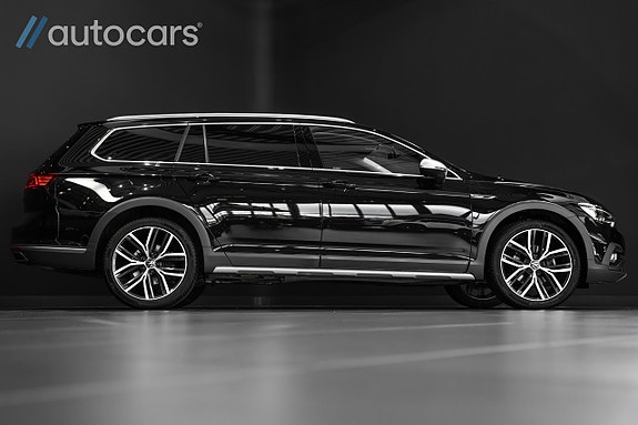 Volkswagen Passat Alltrack 2 of 5