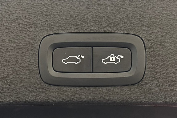 Volvo XC40 17 of 22