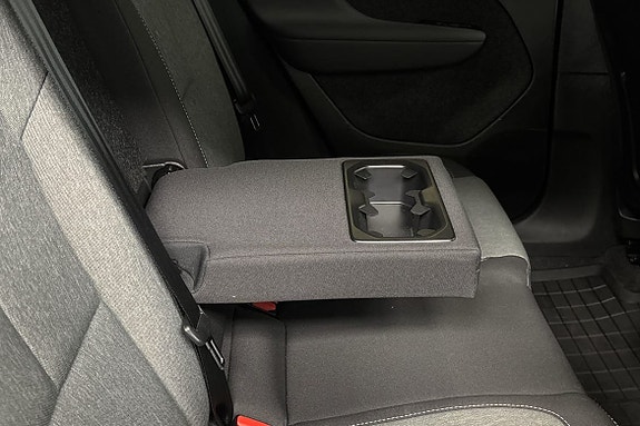Volvo XC40 18 of 22