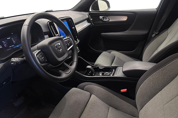 Volvo XC40 8 of 22