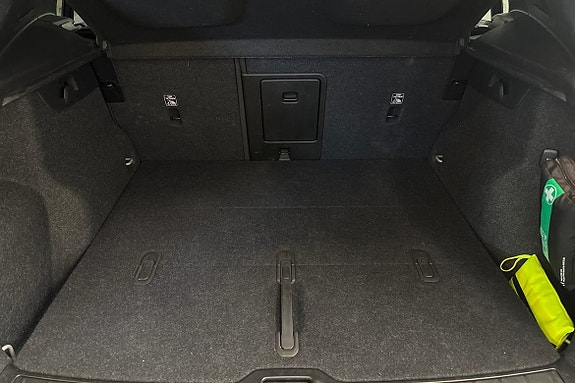 Volvo XC40 13 of 22