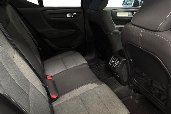 Volvo XC40 11 of 22