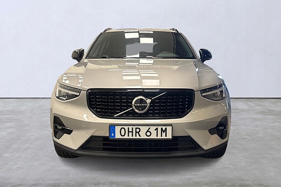 Volvo XC40 7 of 22