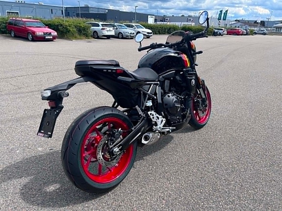 Suzuki GSX-8TT 5 of 5