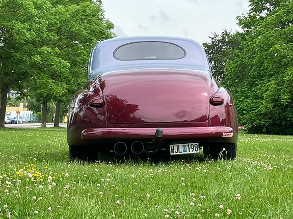 Ford Coupé 3 of 5