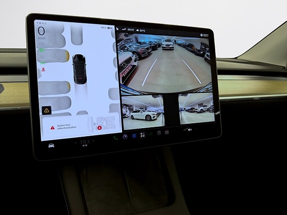 Tesla Model Y 18 of 18