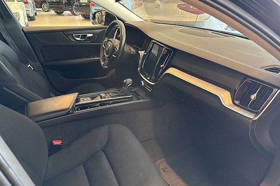 Volvo V60 9 of 12