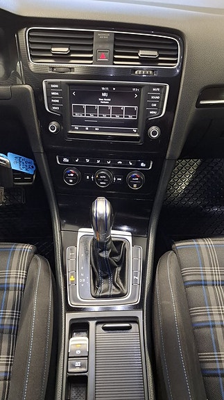 Volkswagen Golf I 27 of 27