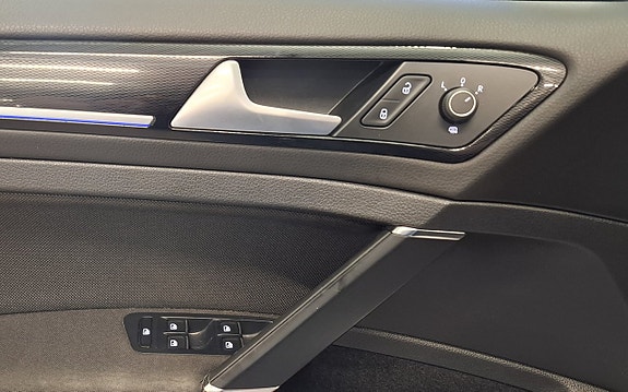Volkswagen Golf I 21 of 27