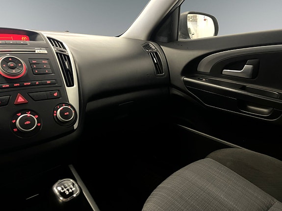 Kia Ceed 16 of 18